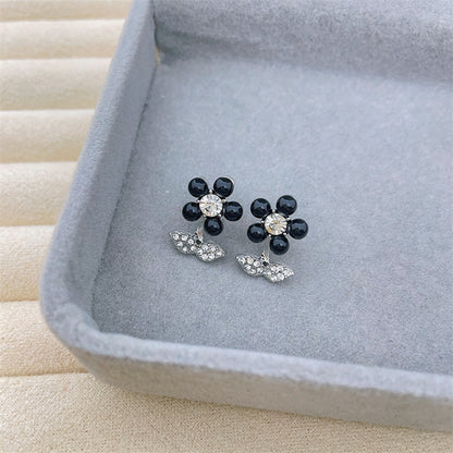 1 Pair Retro Heart Shape Flower Bow Knot Alloy Inlay Artificial Pearls Rhinestones Women's Earrings