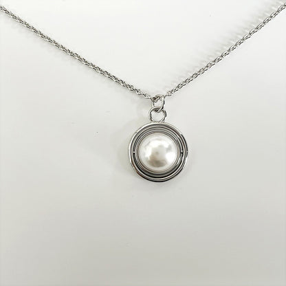 Fashion Round Copper Inlay Pearl Pendant Necklace