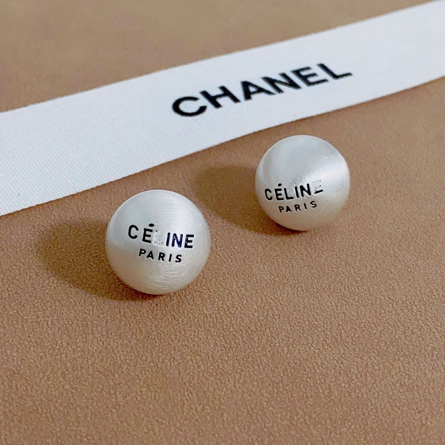 Xiaohongshu Popular French Style Metal Pea Brushed Earrings S925 Cold Style High Quality Ear Studs Earrings Batch