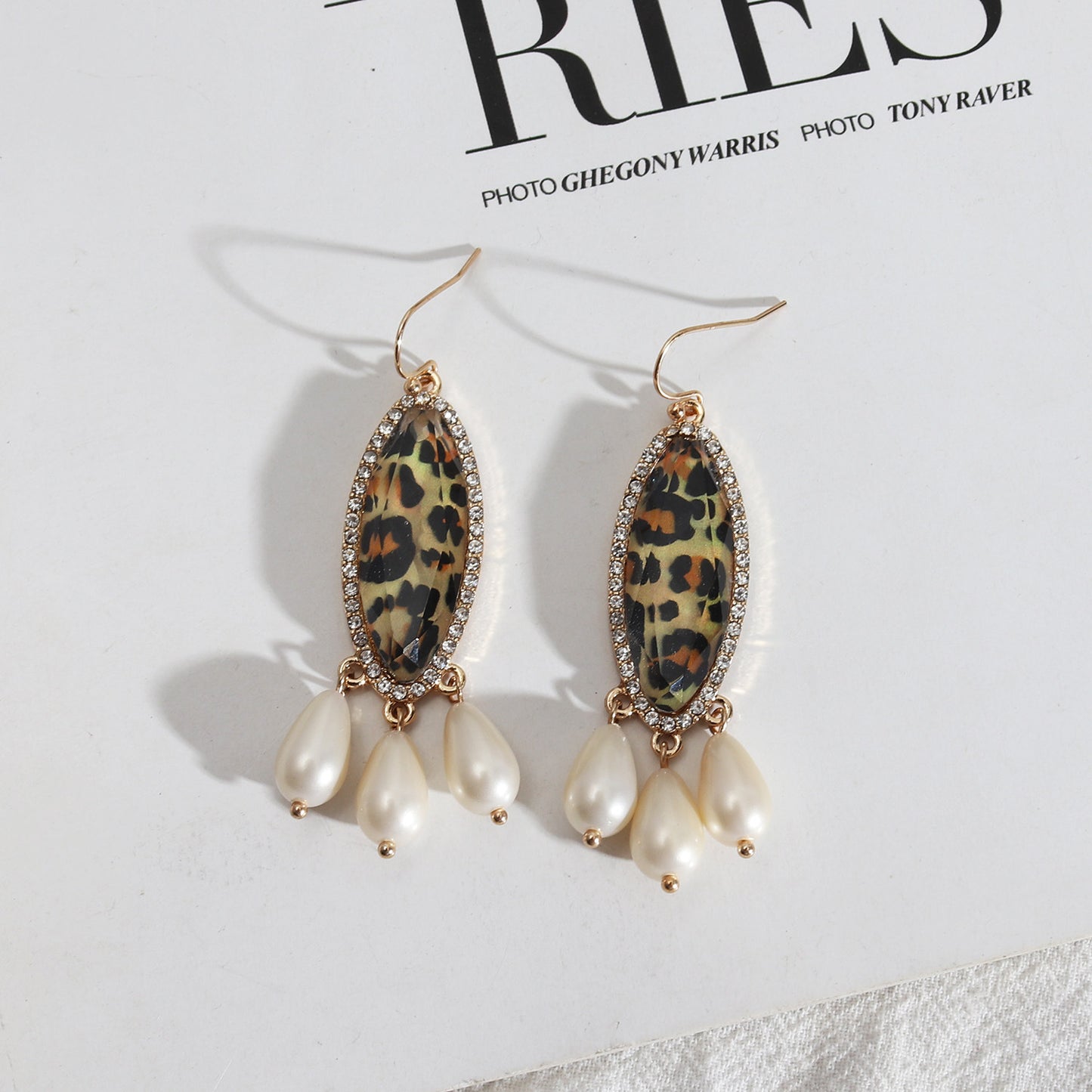 1 Pair Casual Water Droplets Leopard Alloy Pearl Plating Inlay Rhinestones Shell Women's Drop Earrings