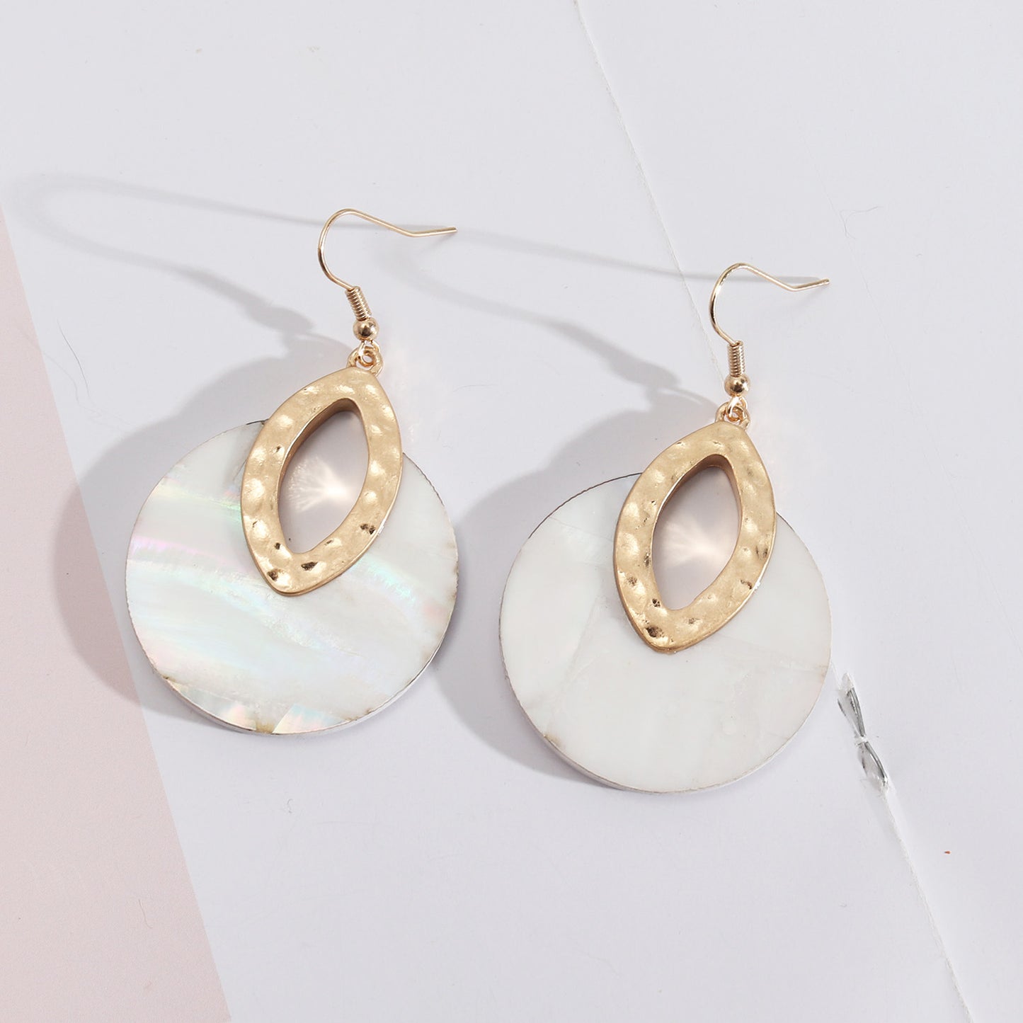 1 Pair Retro Color Block Water Droplets Pu Leather Alloy Shell Hollow Out Women's Drop Earrings