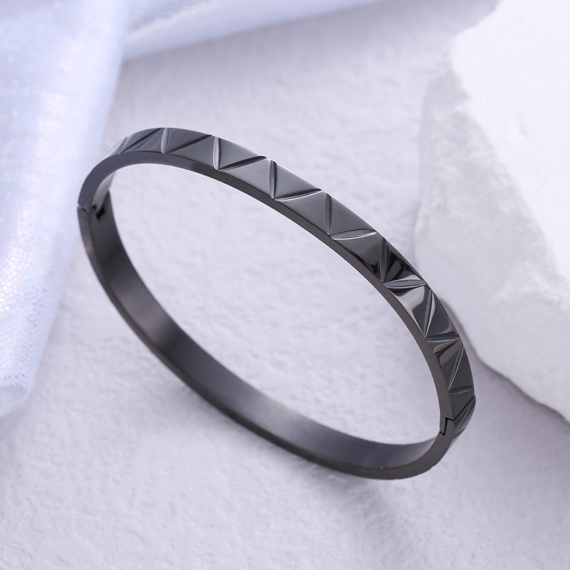 Wholesale Simple Style V Shape Stainless Steel Bangle