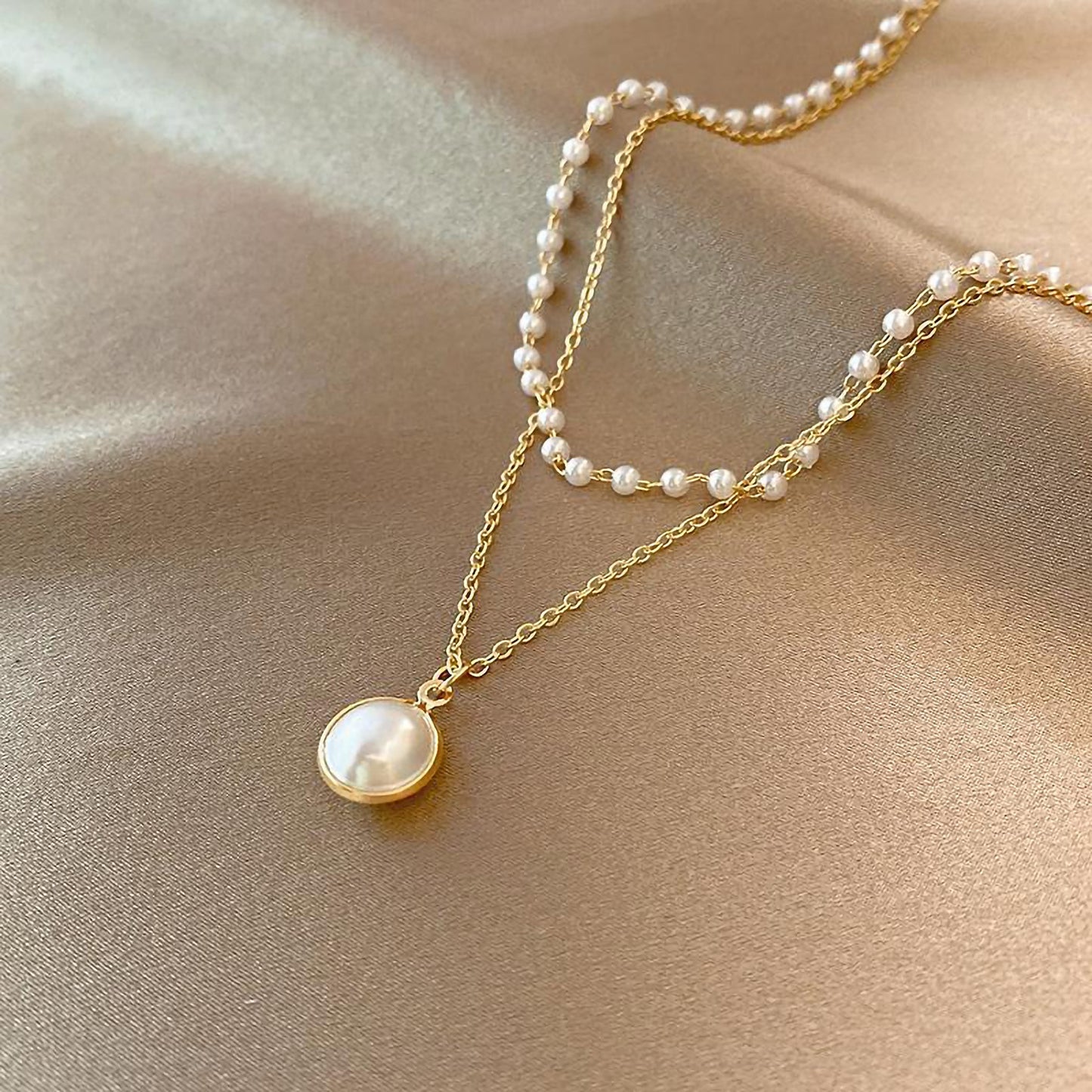 Wholesale Elegant Round Titanium Steel 18k Gold Plated Freshwater Pearl Layered Necklaces