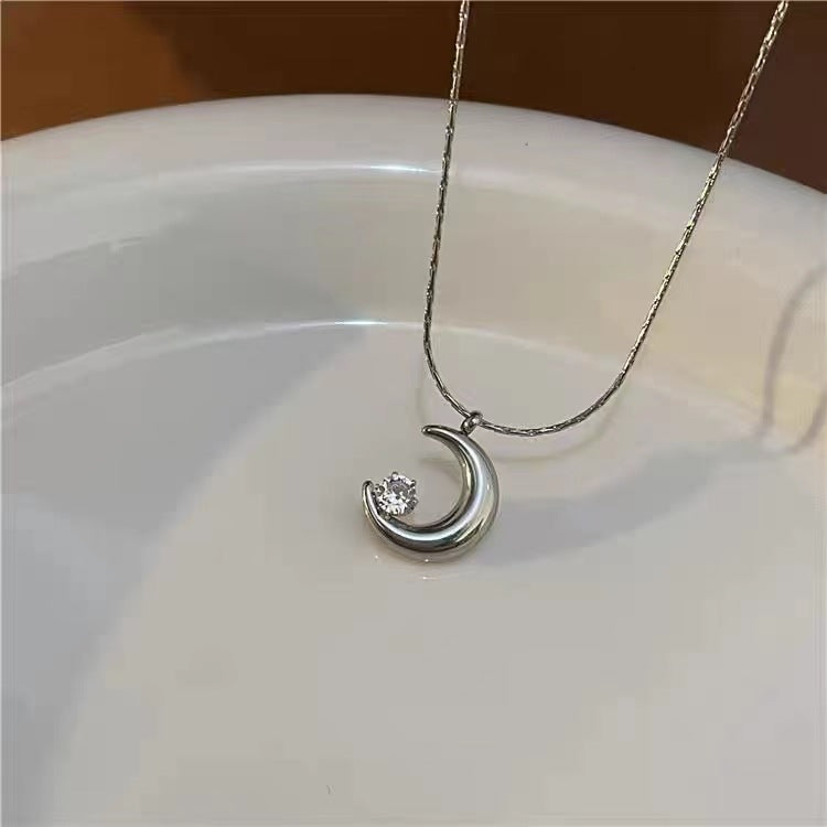 Simple Style Moon Titanium Steel Inlay Zircon Pendant Necklace