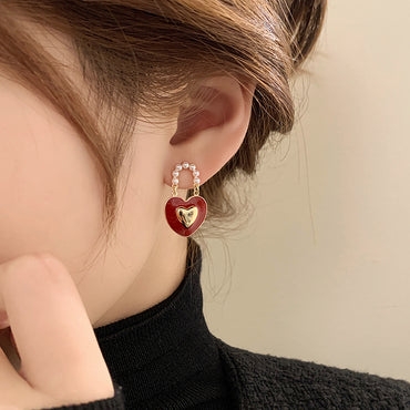 Elegant Sweet Heart Shape Chain Alloy Enamel Hollow Out Inlay Pearl Women's Drop Earrings