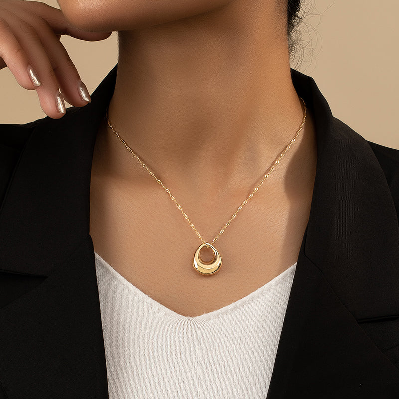 Elegant Geometric Alloy Plating Women's Pendant Necklace