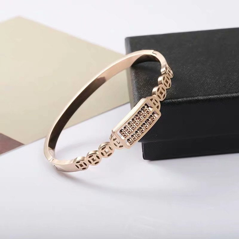 Simple Style Round Heart Shape Snake Titanium Steel Plating Inlay Rhinestones Shell 18k Gold Plated Bangle