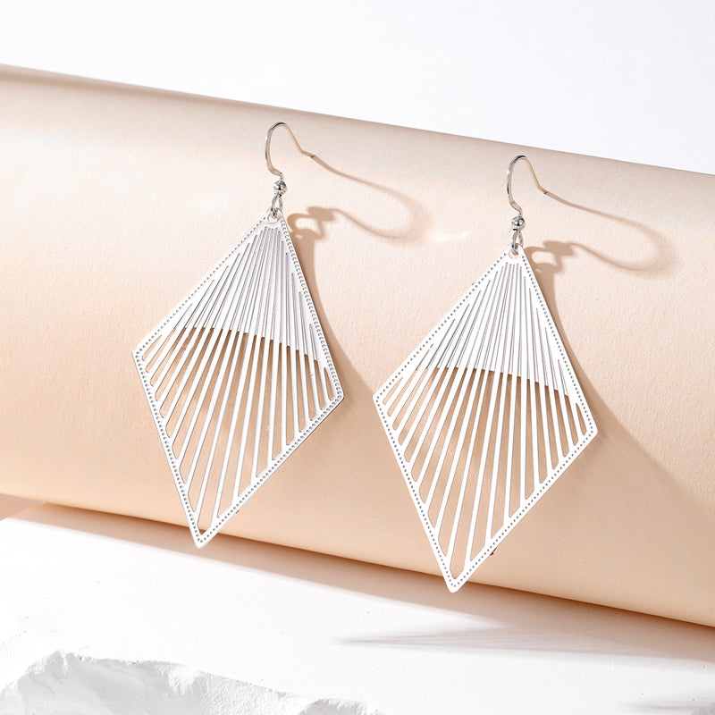 Simple Style Rhombus Alloy Hollow Out Women'S Drop Earrings