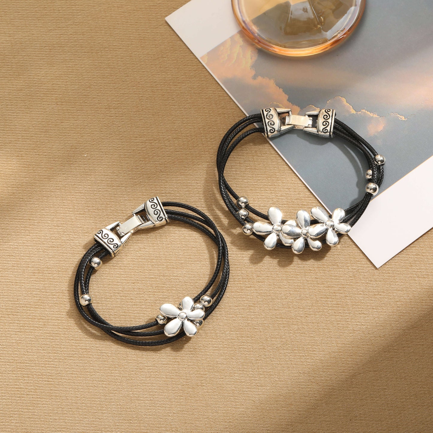 Casual Vintage Style Heart Shape Flower Ccb Alloy Wax Rope Women's Bracelets