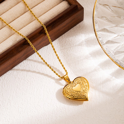 Modern Style Square Heart Shape Shell Stainless Steel Three-dimensional Carving 18k Gold Plated Pendant Necklace