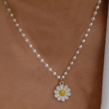 Sweet Flower Artificial Pearl Alloy Beaded Plating Women's Pendant Necklace