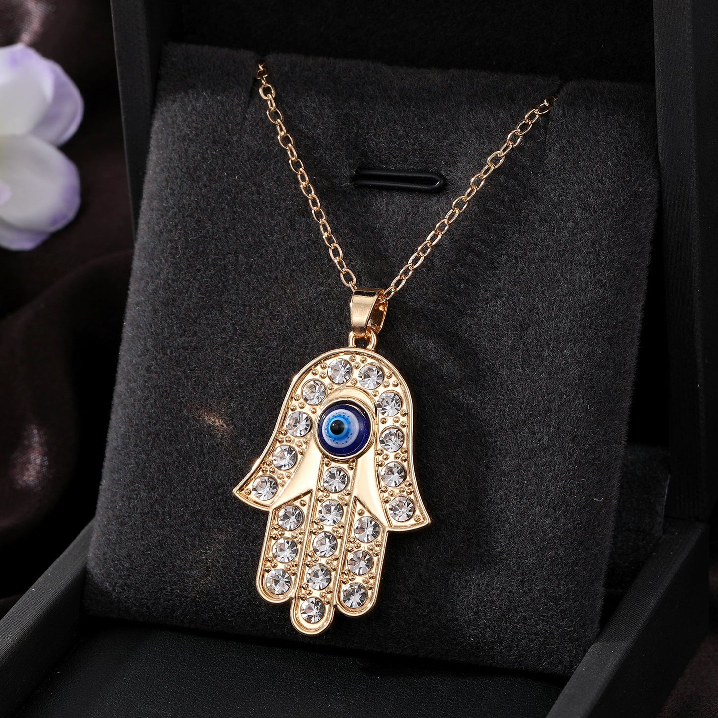 Casual Cool Style Devil's Eye Palm Heart Shape Alloy Hollow Out Inlay Rhinestones Women's Pendant Necklace