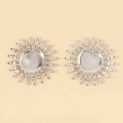 Elegant Retro Sun Iron Women's Ear Studs