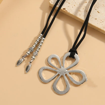 Vintage Style Flower Ccb Alloy Wax Rope Irregular Women's Necklace