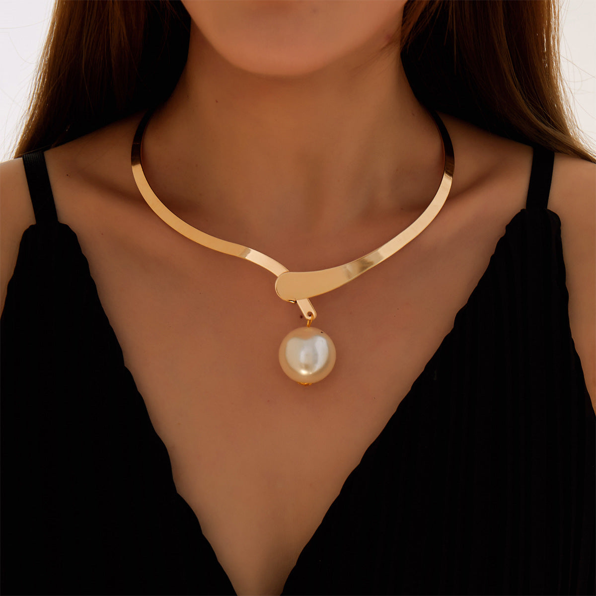 Elegant Exaggerated Round Alloy Pearl Plating Women's Choker