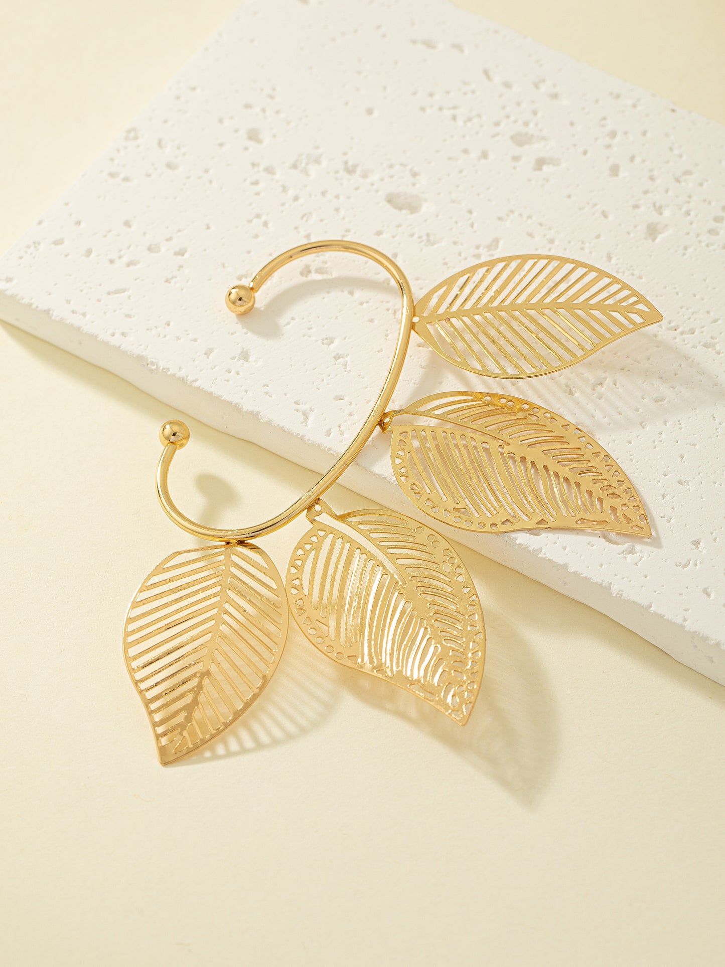 Fairy Style Oversized Leaves Alloy Plating Gold Plated Women's Ear Clips