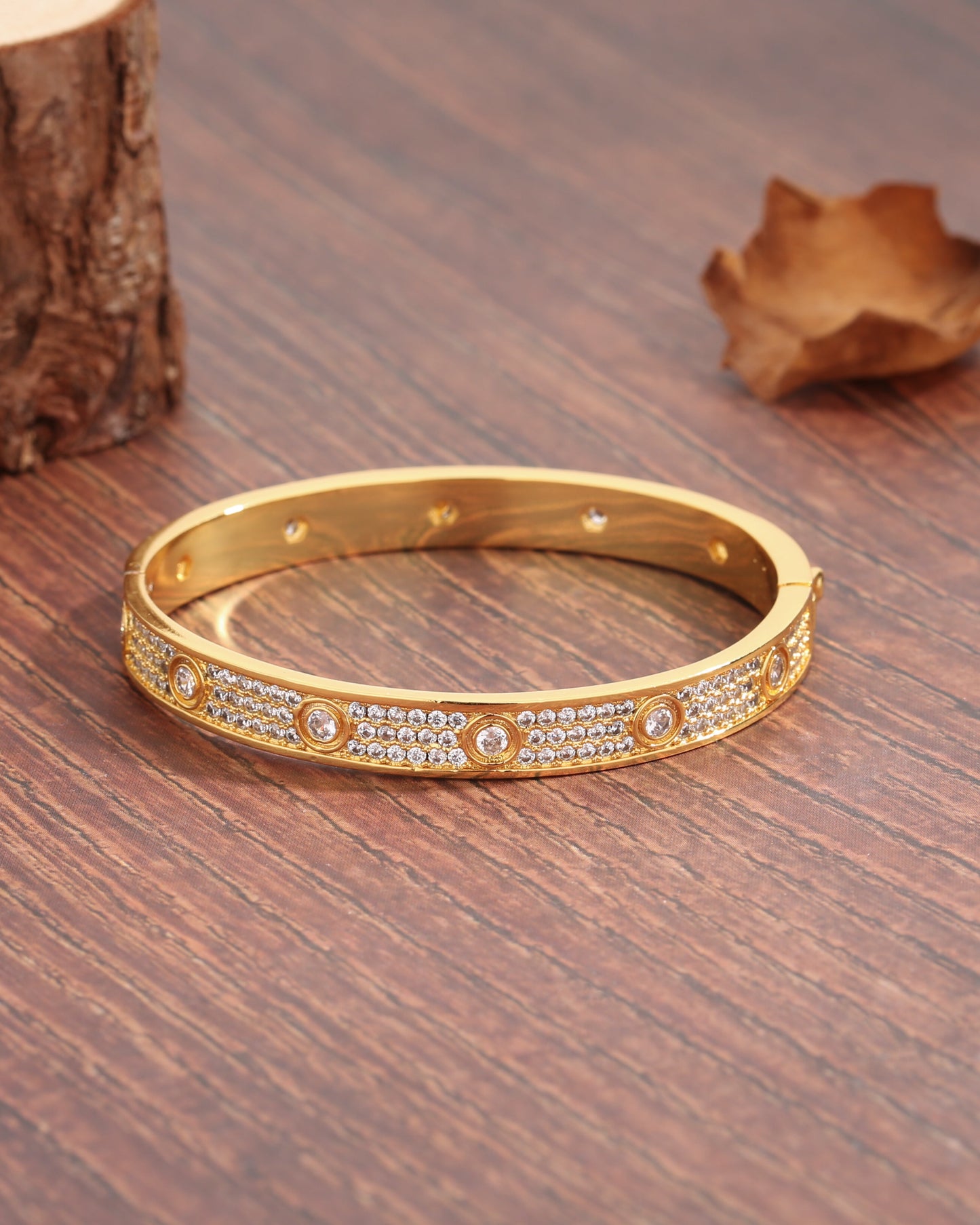 Casual Modern Style Round Copper Plating Inlay Zircon 18k Gold Plated Bangle