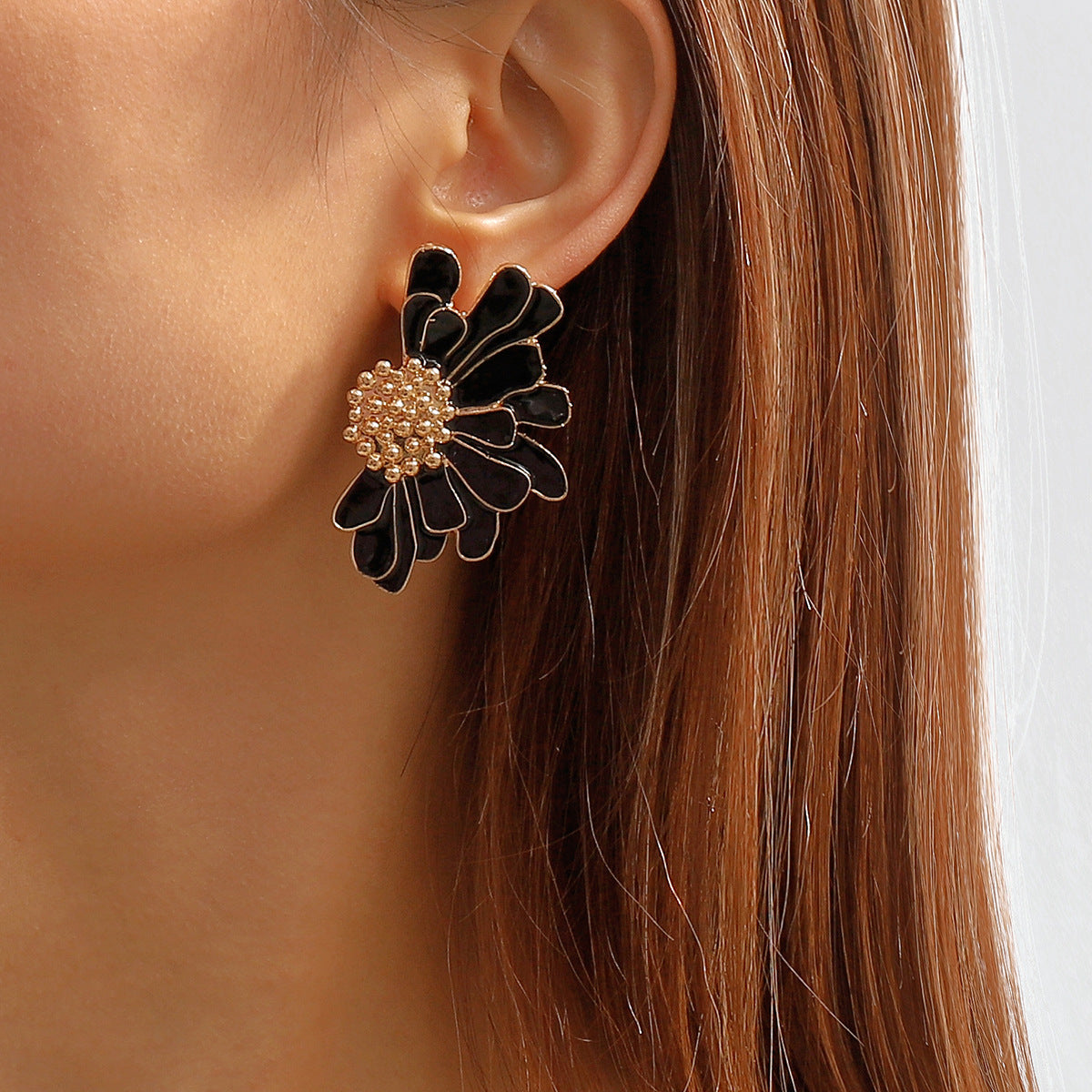 Elegant Vintage Style Sweet Flower Alloy Enamel Women'S Ear Studs