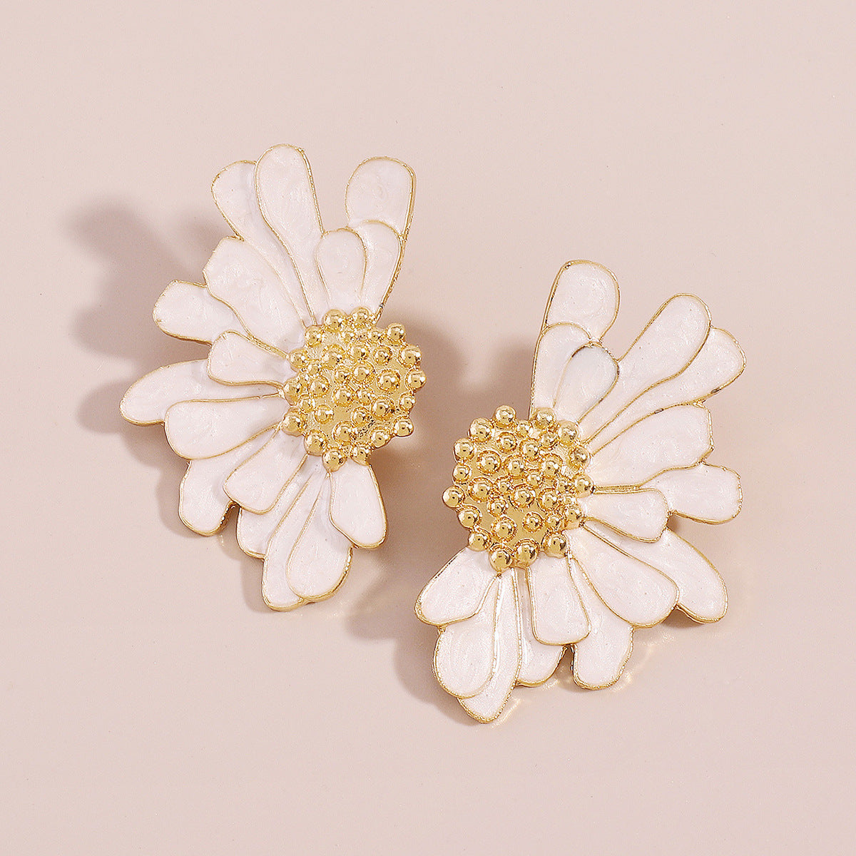 Elegant Vintage Style Sweet Flower Alloy Enamel Women'S Ear Studs