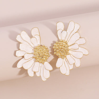 Elegant Vintage Style Sweet Flower Alloy Enamel Women'S Ear Studs