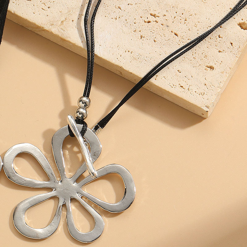 Vintage Style Flower Ccb Alloy Wax Rope Irregular Women's Necklace