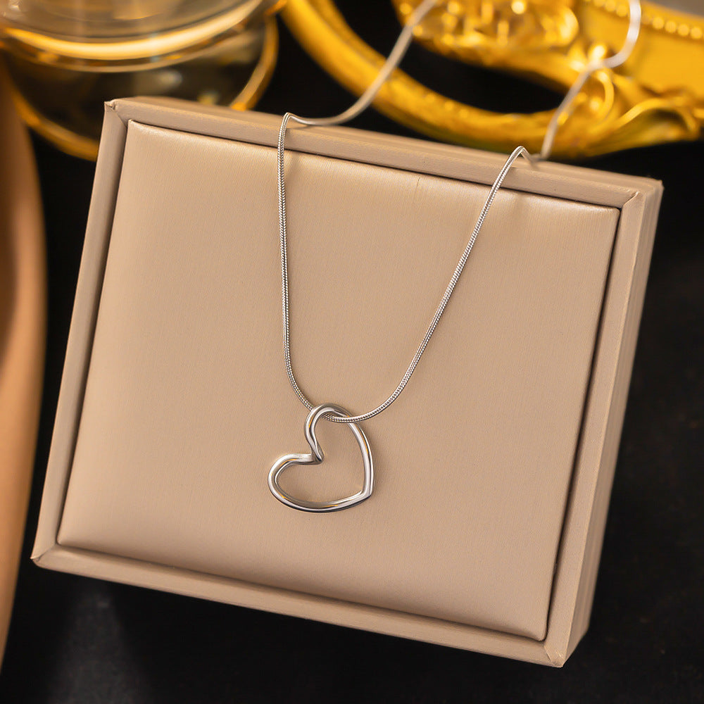 Elegant Lady Heart Shape Titanium Steel Plating Pendant Necklace