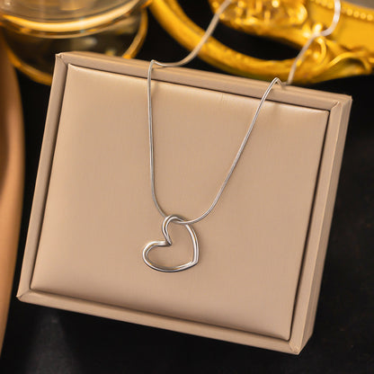 Elegant Lady Heart Shape Titanium Steel Plating Pendant Necklace