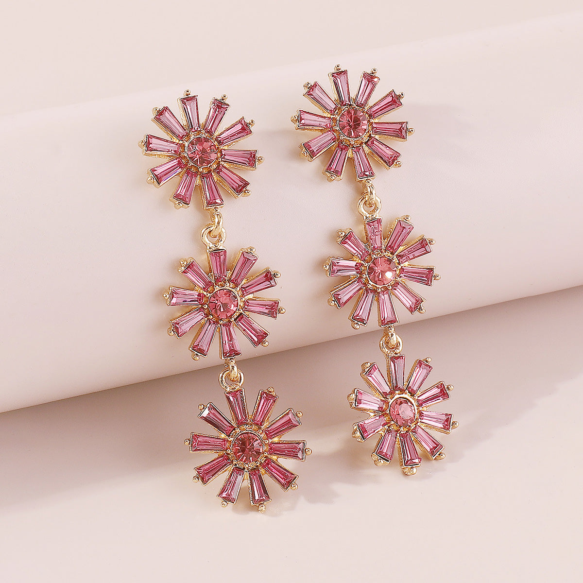 1 Pair Elegant Vintage Style Sweet Flower Inlay Alloy Artificial Diamond Drop Earrings