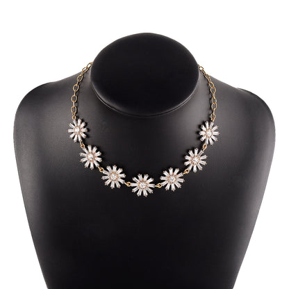 Elegant Vintage Style Sweet Flower Alloy Iron Inlay Rhinestones Women's Choker