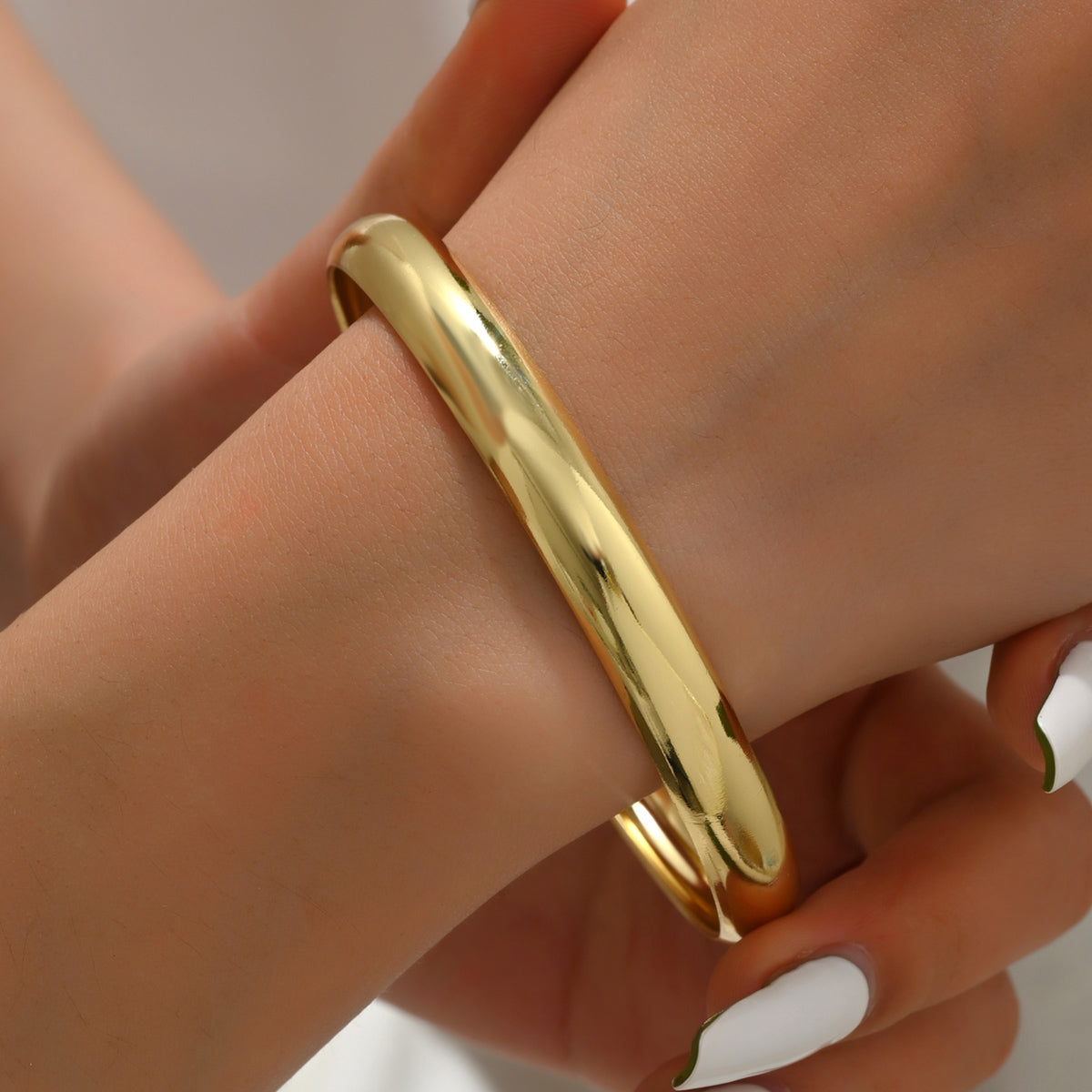 Elegant Lady Round Solid Color Iron Women's Bangle