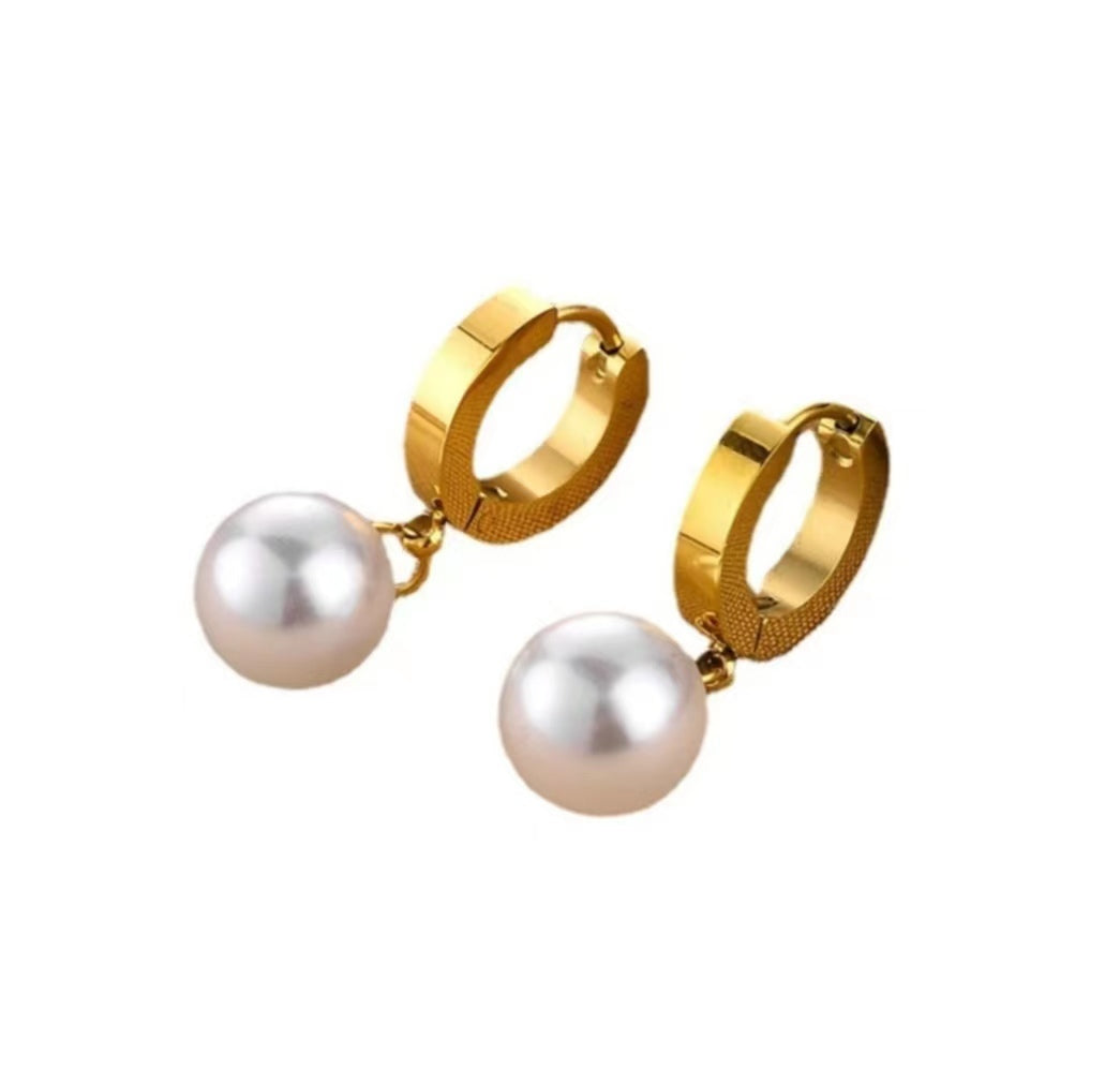 Wholesale Cute Round Titanium Steel Plating Gold Plated Artificial Pearls Earrings Necklace