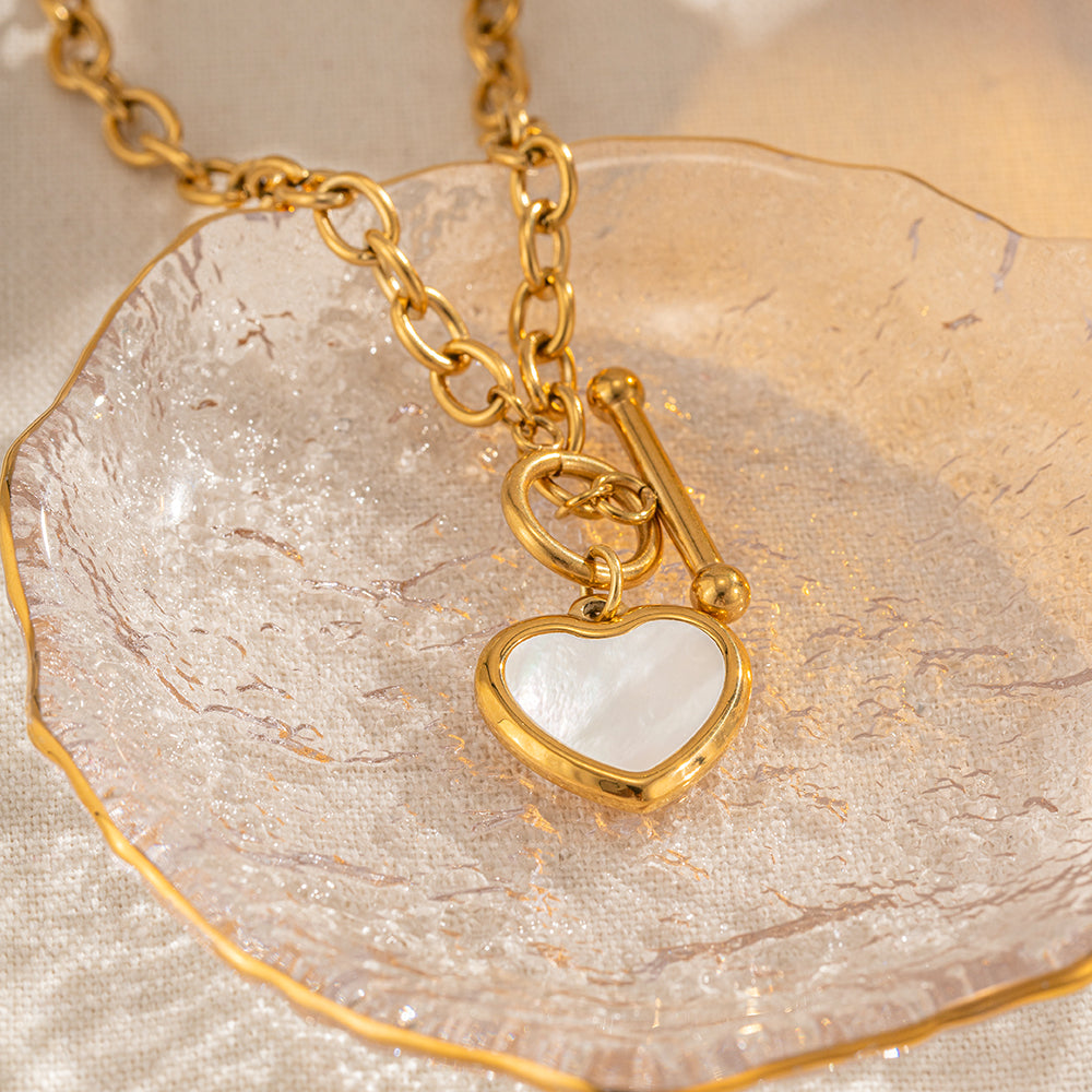 Modern Style Heart Shape Stainless Steel Plating Inlay Shell 18k Gold Plated Pendant Necklace