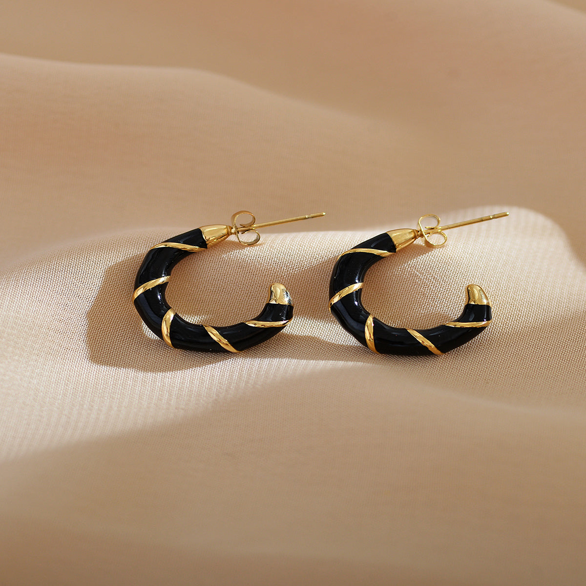 1 Pair Elegant Simple Style C Shape Enamel Plating Stainless Steel Gold Plated Ear Studs