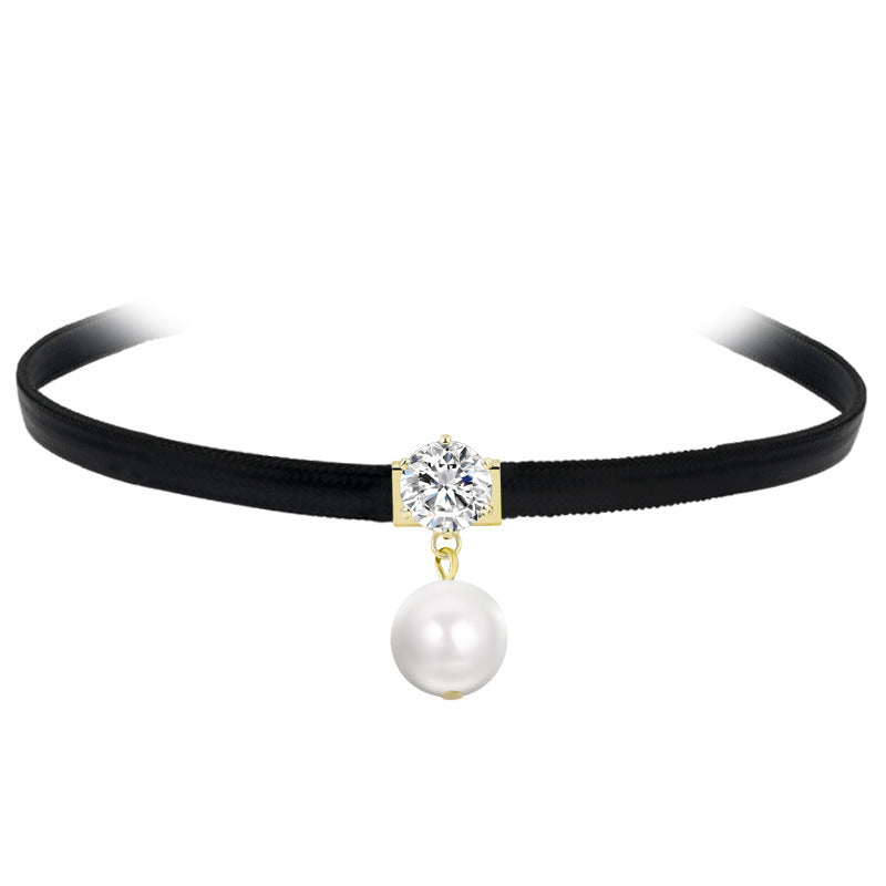 Sexy Simple Style Geometric Pu Leather Alloy Inlay Artificial Pearls Rhinestones Zircon Women's Choker