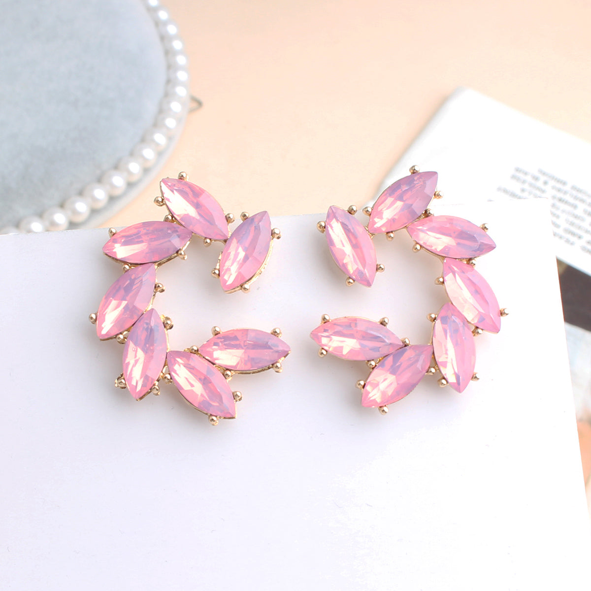 1 Pair Modern Style Solid Color Irregular Transparent Inlay Alloy Artificial Gemstones Gold Plated Earrings