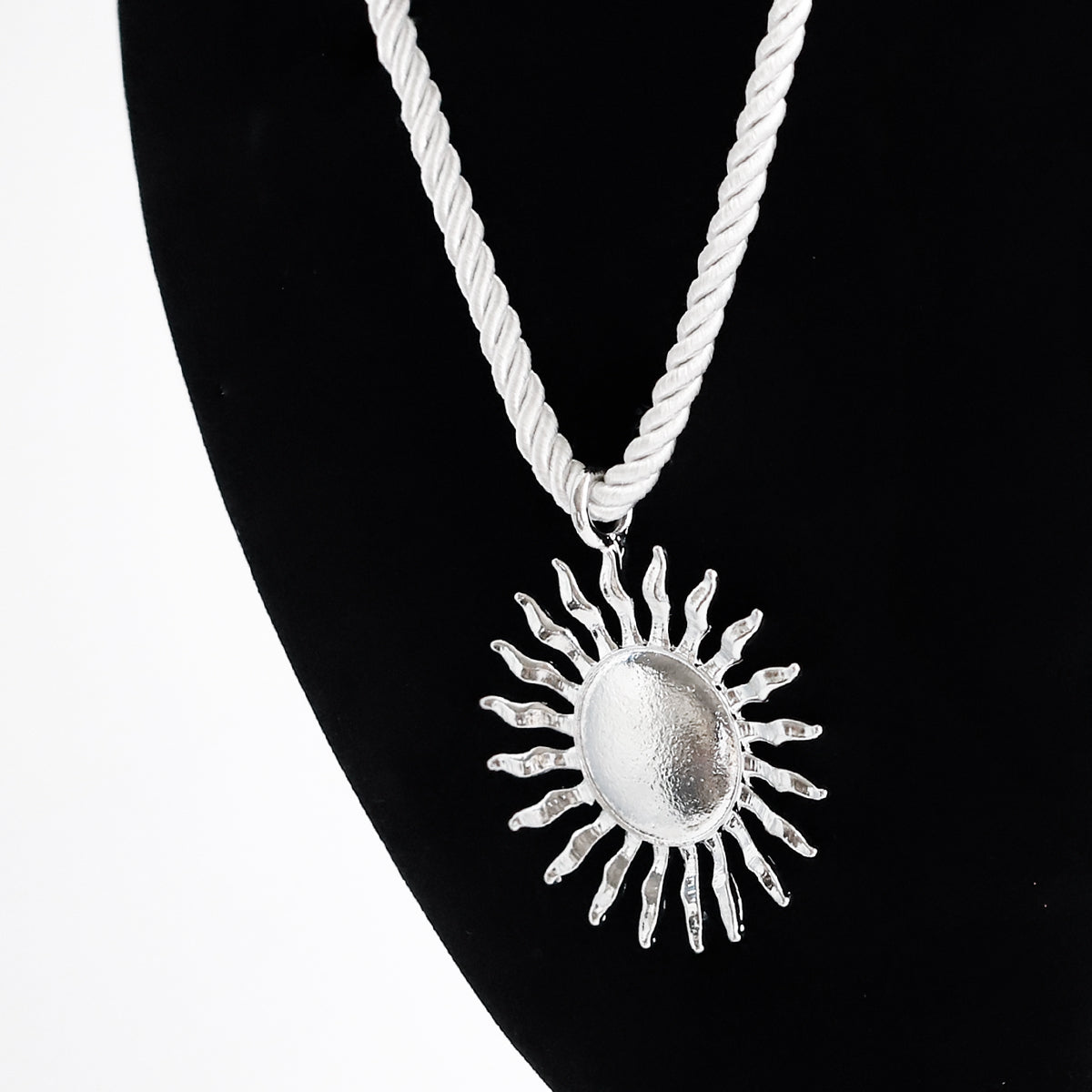 Casual Simple Style Sun Flower Alloy Women's Pendant Necklace Long Necklace