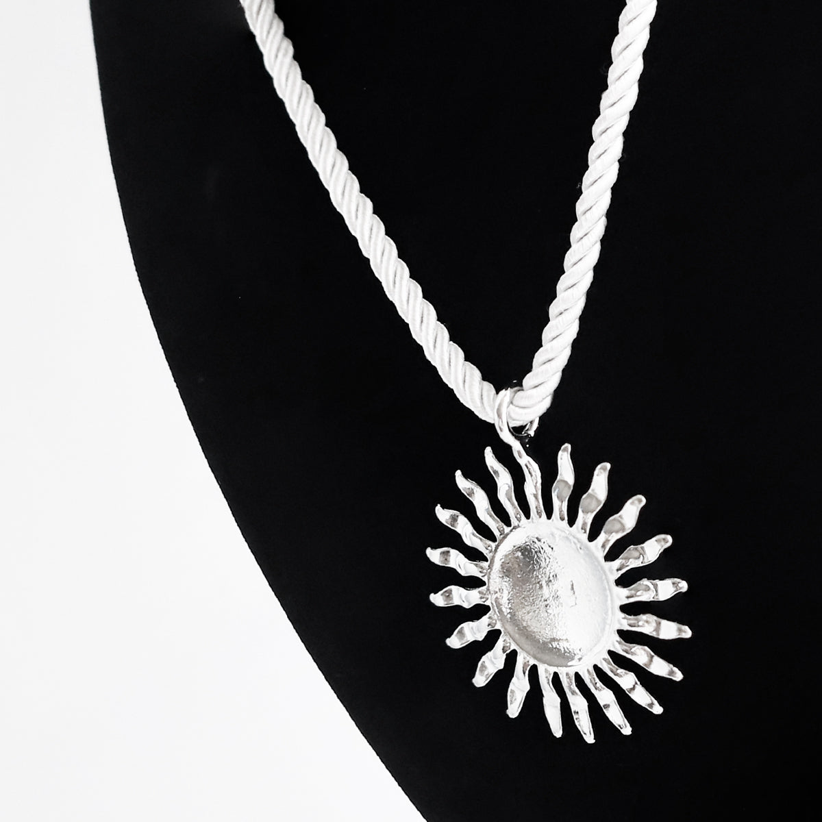 Casual Simple Style Sun Flower Alloy Women's Pendant Necklace Long Necklace