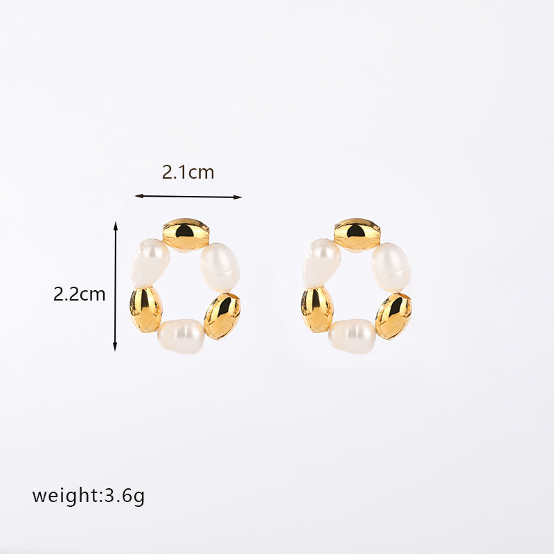 1 Pair Casual Elegant Round Flower Beaded Plating Inlay Copper Freshwater Pearl 18k Gold Plated Ear Studs