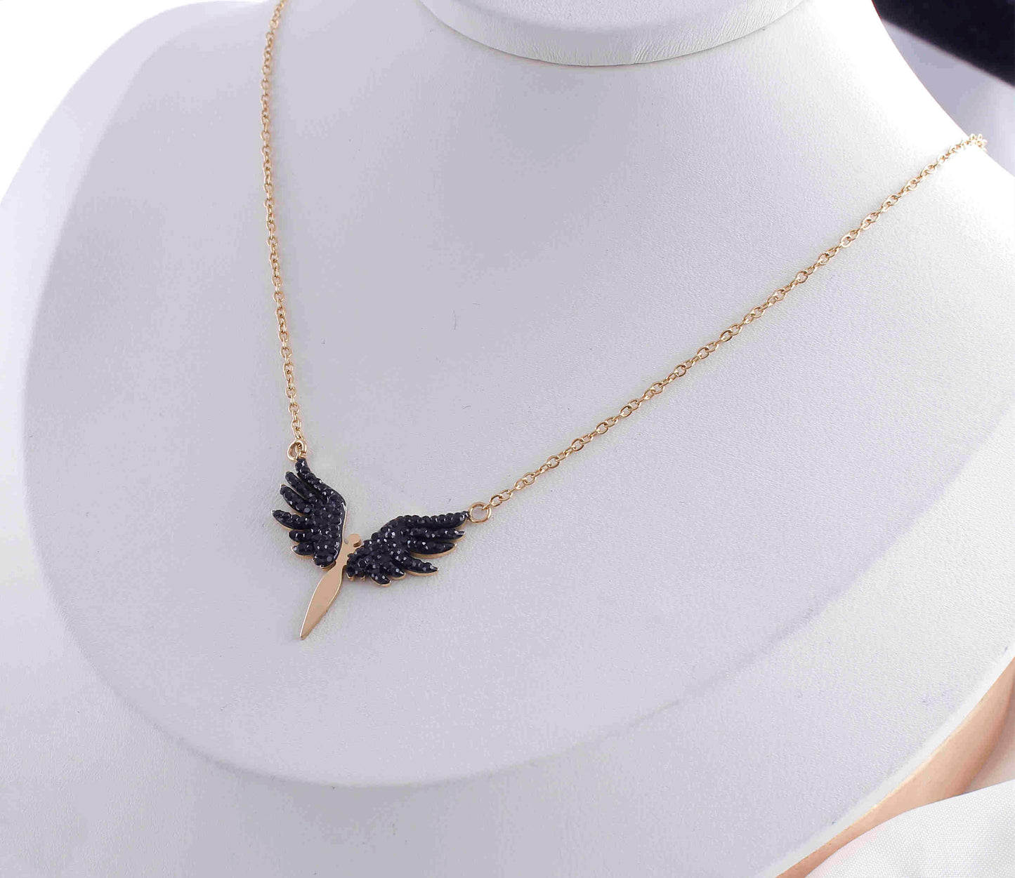 Elegant Romantic Geometric Round Wings Stainless Steel Plating Inlay Rhinestones Gold Plated Pendant Necklace