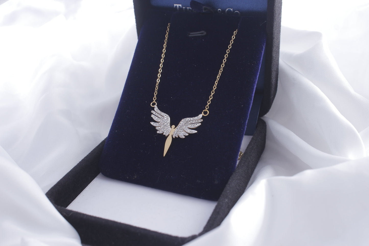 Elegant Romantic Geometric Round Wings Stainless Steel Plating Inlay Rhinestones Gold Plated Pendant Necklace