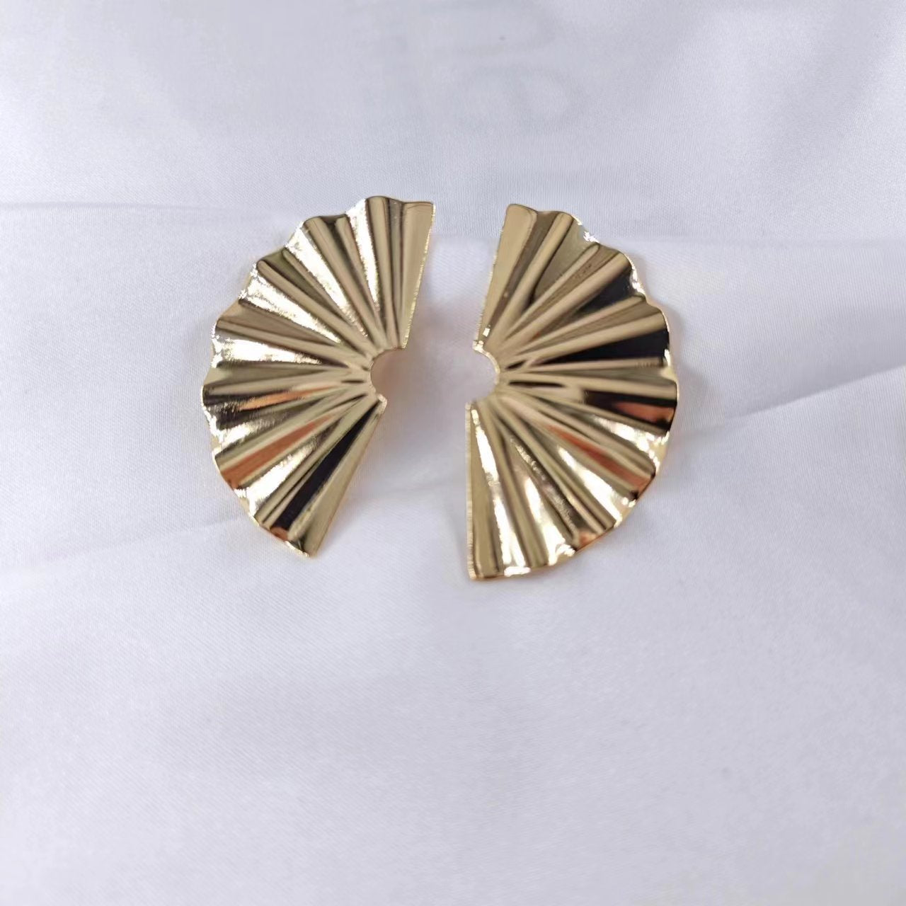 1 Pair Modern Style Sector Plating Metal Ear Studs