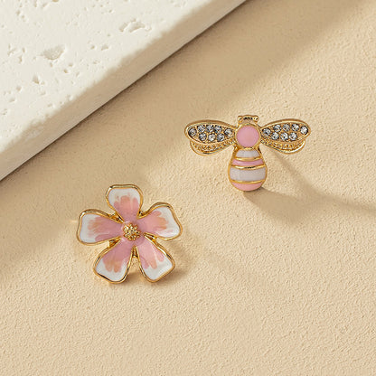 1 Pair Retro French Style Commute Flower Bee Enamel Plating Alloy Ear Studs