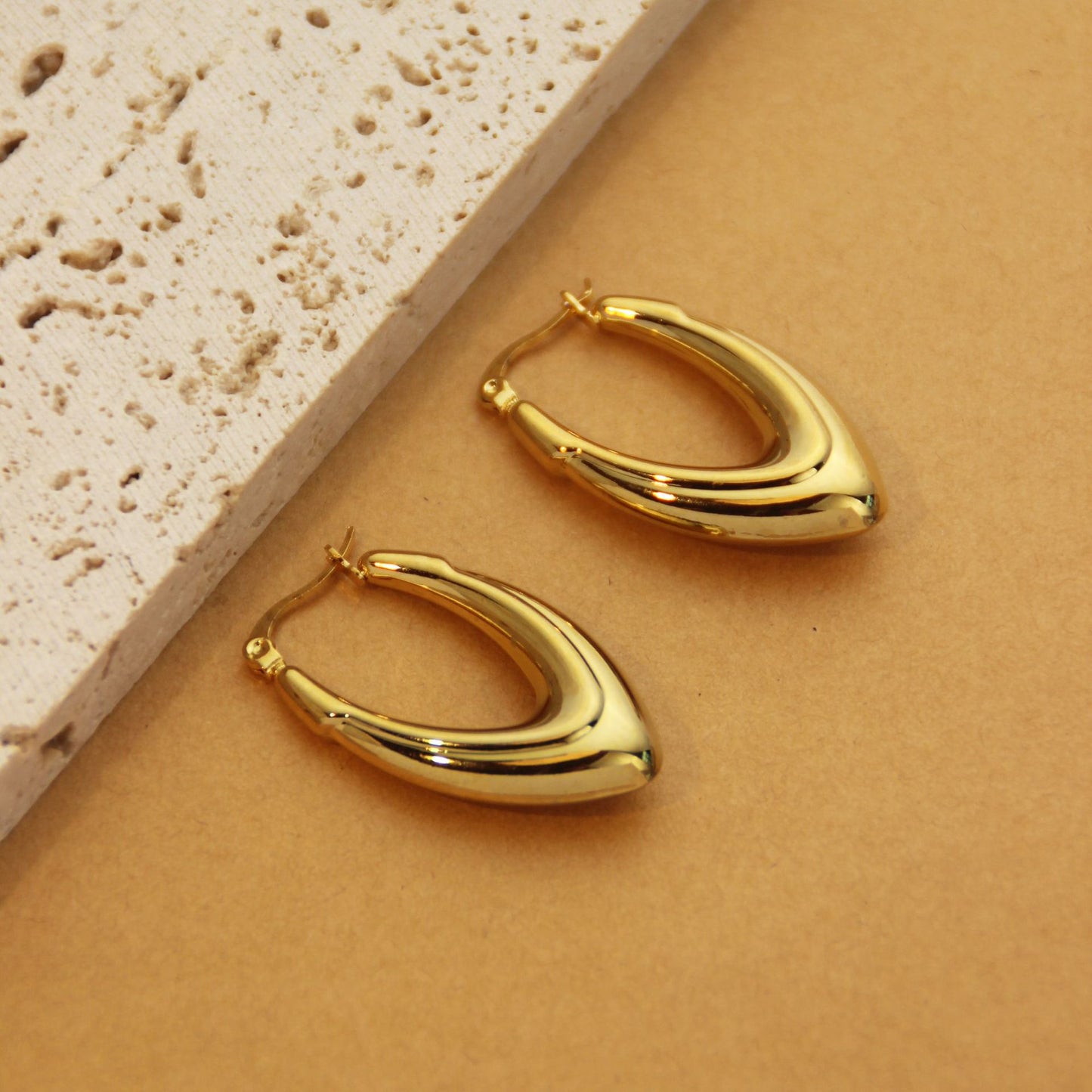 1 Pair Retro Simple Style C Shape U Shape Solid Color Plating Titanium Steel 18k Gold Plated Earrings