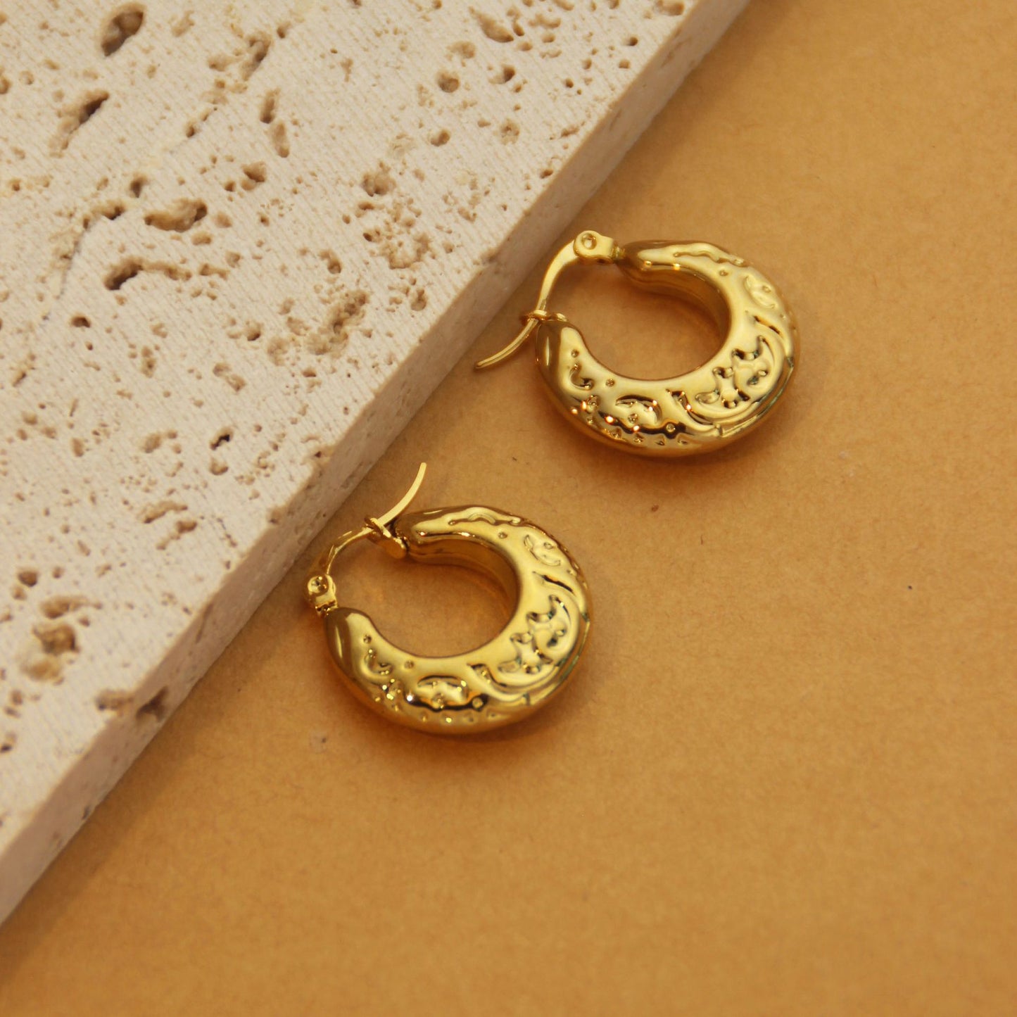 1 Pair Retro Simple Style C Shape U Shape Solid Color Plating Titanium Steel 18k Gold Plated Earrings