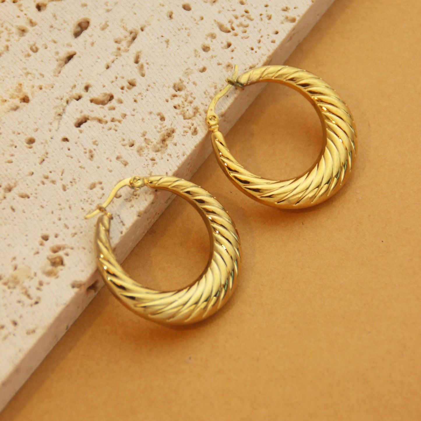 1 Pair Retro Simple Style C Shape U Shape Solid Color Plating Titanium Steel 18k Gold Plated Earrings