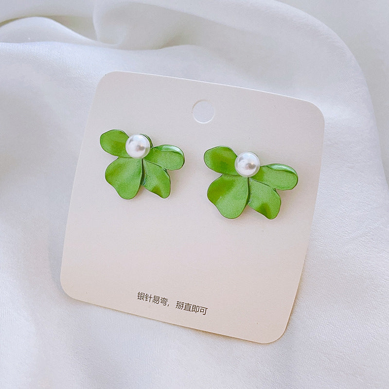 1 Pair Fairy Style Sweet Leaf Flower Spray Paint Inlay Imitation Pearl Alloy Opal Zircon Earrings