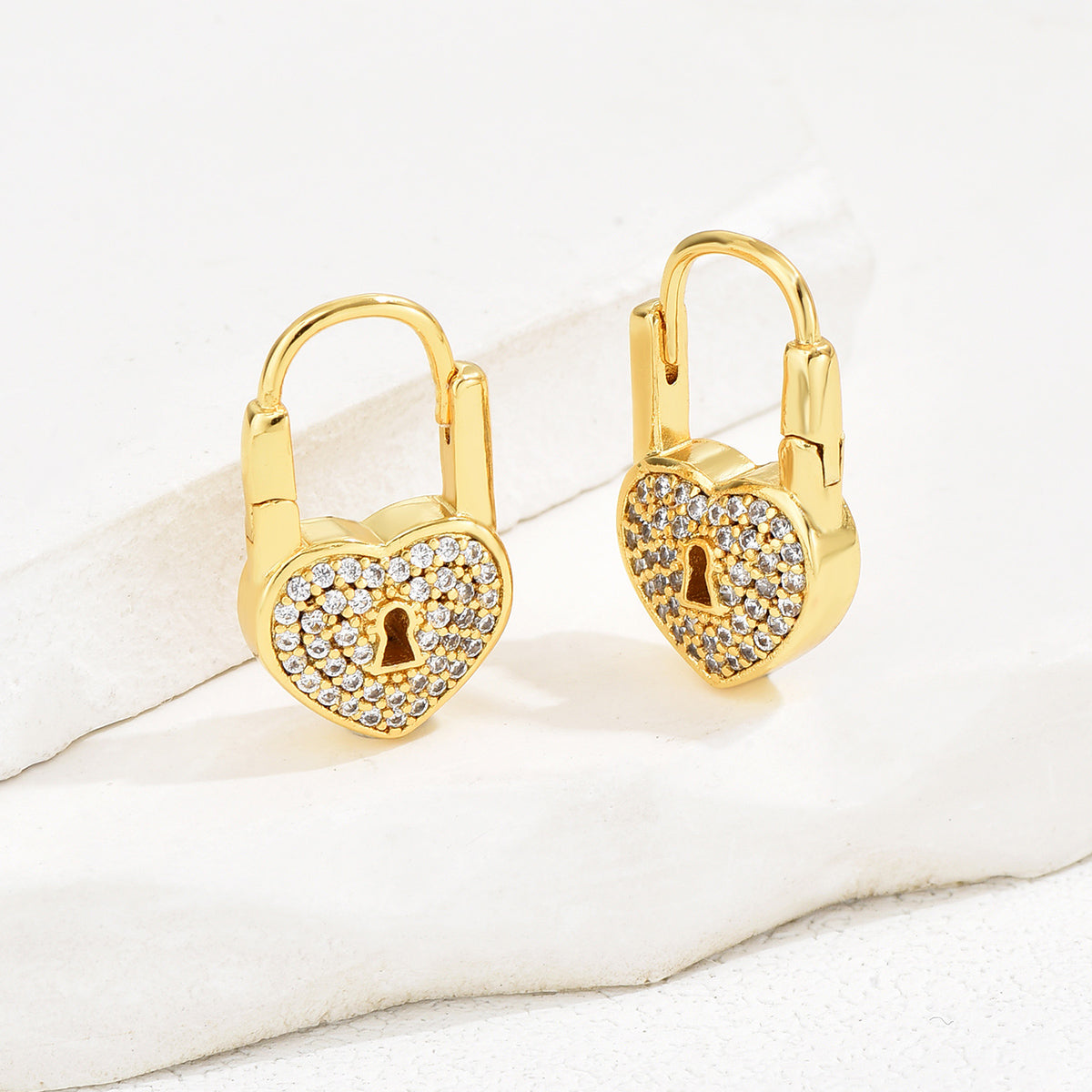 1 Pair Vacation Heart Shape Lock Inlay Copper Zircon 18k Gold Plated Drop Earrings