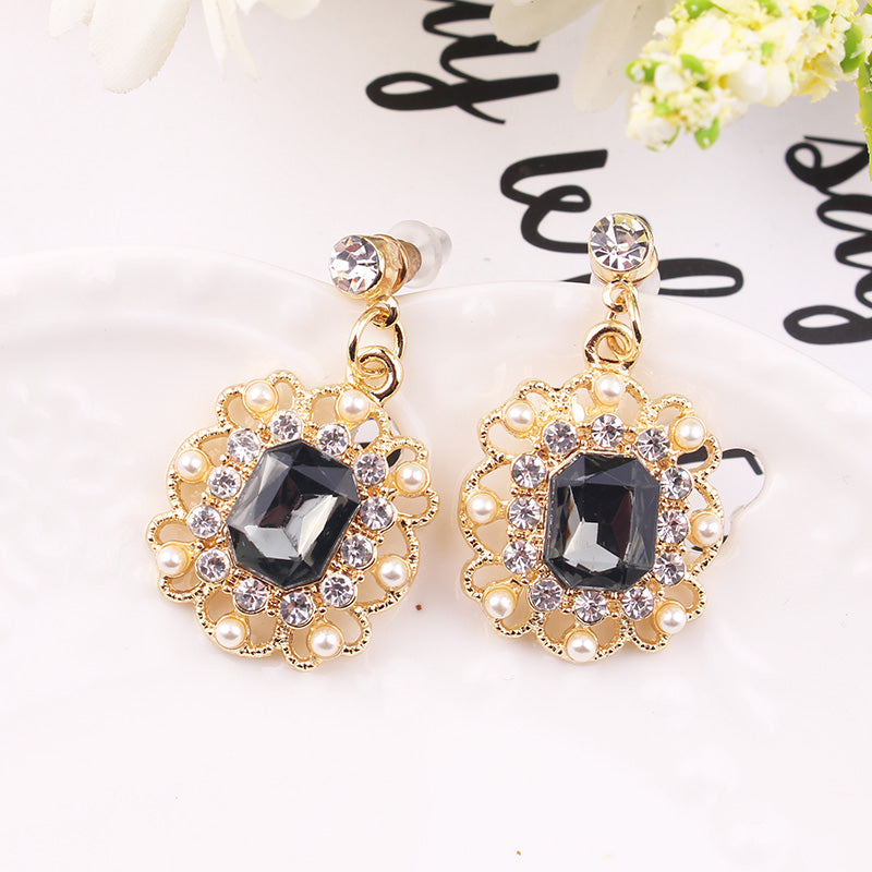 1 Pair Retro Classic Style Round Inlay Alloy Zircon Gold Plated Drop Earrings