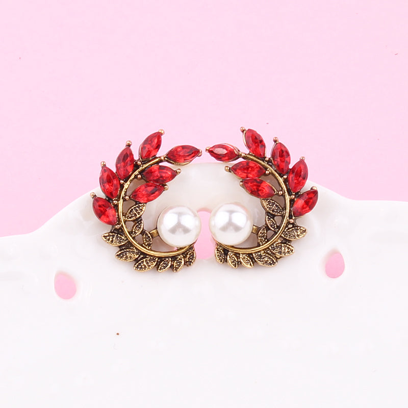 1 Pair Retro Leaves Plating Inlay Alloy Rhinestones Gold Plated Ear Studs