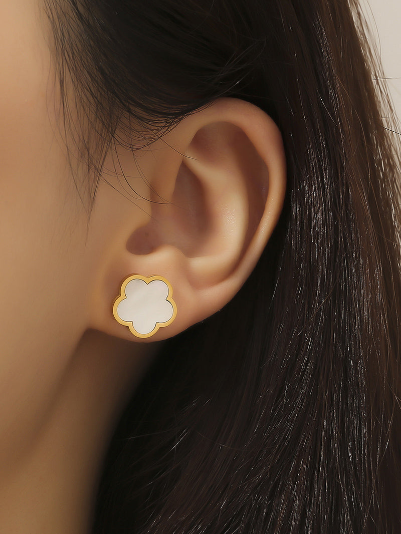 1 Pair Casual Simple Style Flower Plating Inlay Titanium Steel Shell 18k Gold Plated Ear Studs